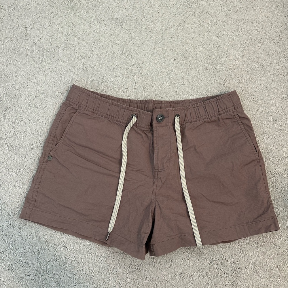 Vuori Women's Light Pink Cargo Shorts